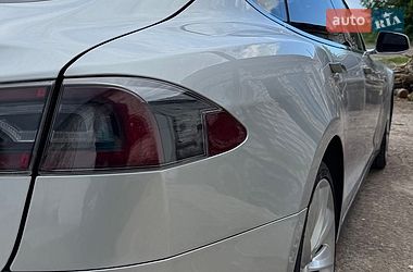 Ліфтбек Tesla Model S 2015 в Києві