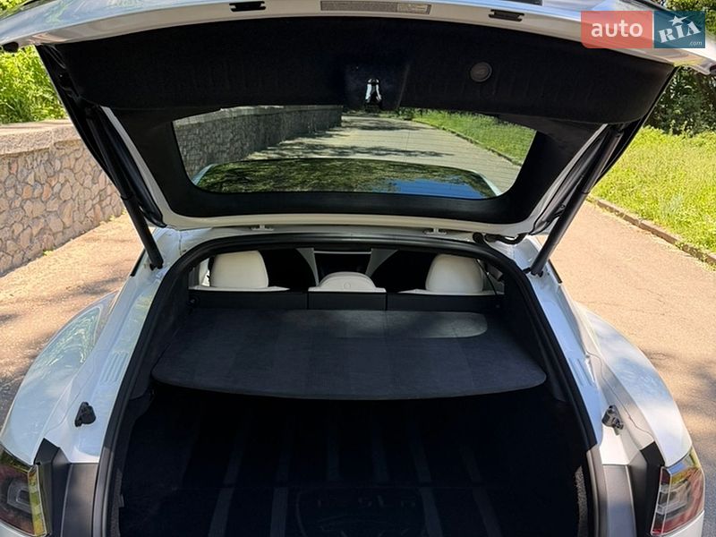 Лифтбек Tesla Model S 2021 в Киеве фото 20 Лифтбек Tesla Model S 2021 в Киеве