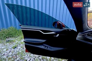 Лифтбек Tesla Model S 2015 в Киеве