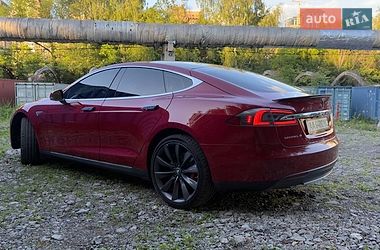Лифтбек Tesla Model S 2015 в Киеве