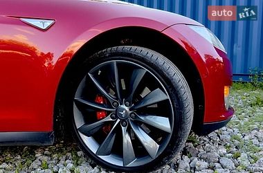 Лифтбек Tesla Model S 2015 в Киеве