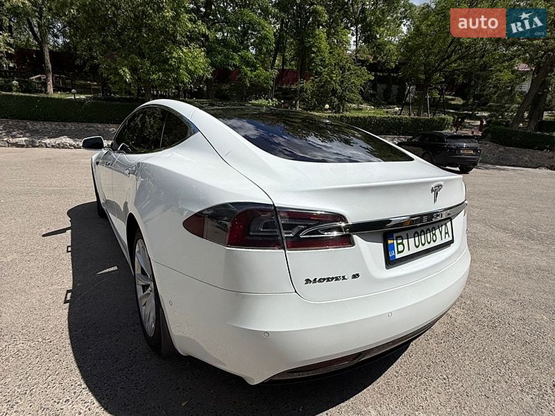Лифтбек Tesla Model S 2018 в Кропивницком