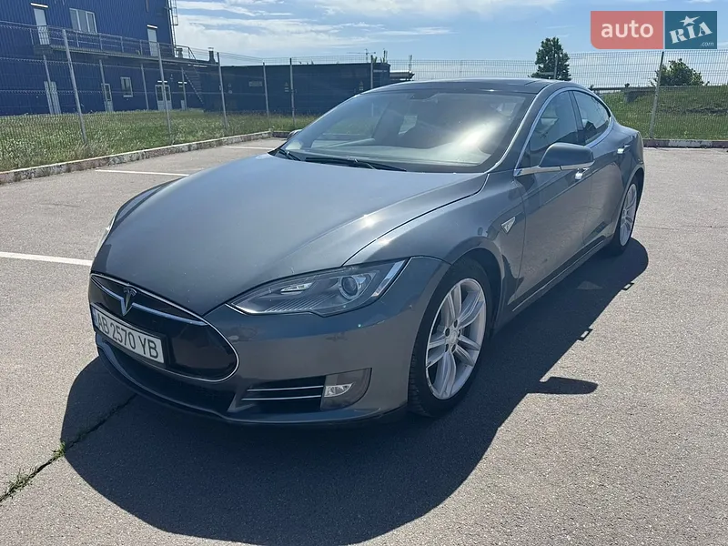 Tesla Model S 2013