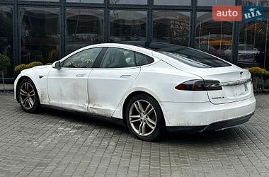 Лифтбек Tesla Model S 2013 в Львове