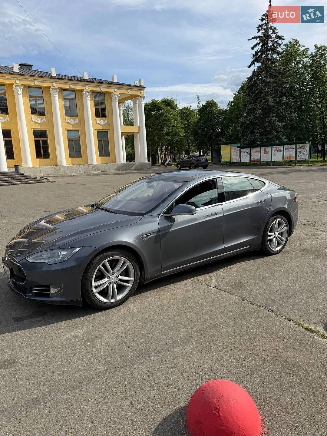2014 Tesla Model S - мініатюра 2