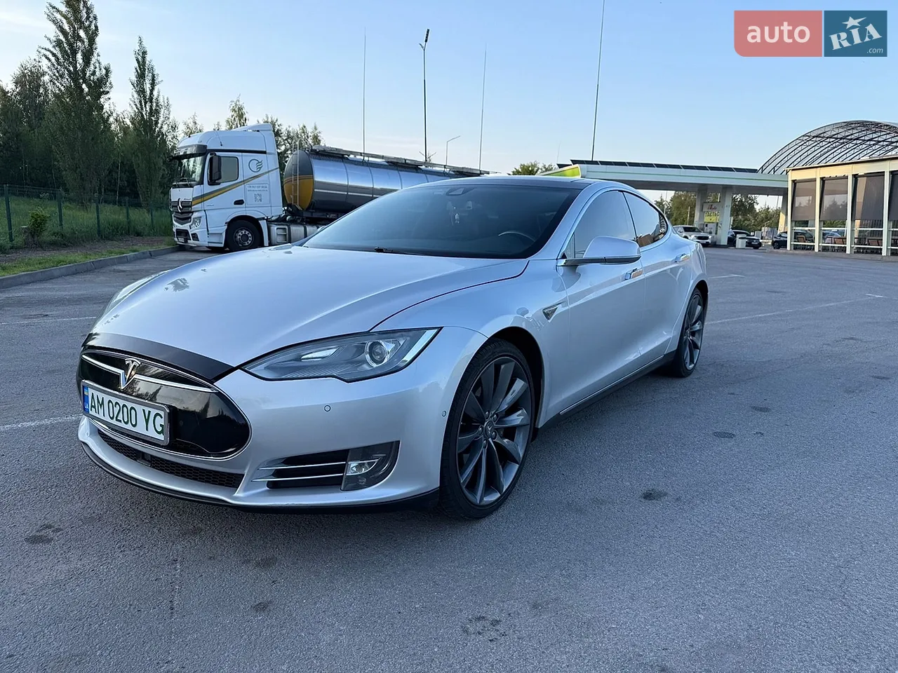 2015 Tesla Model S - мініатюра 15
