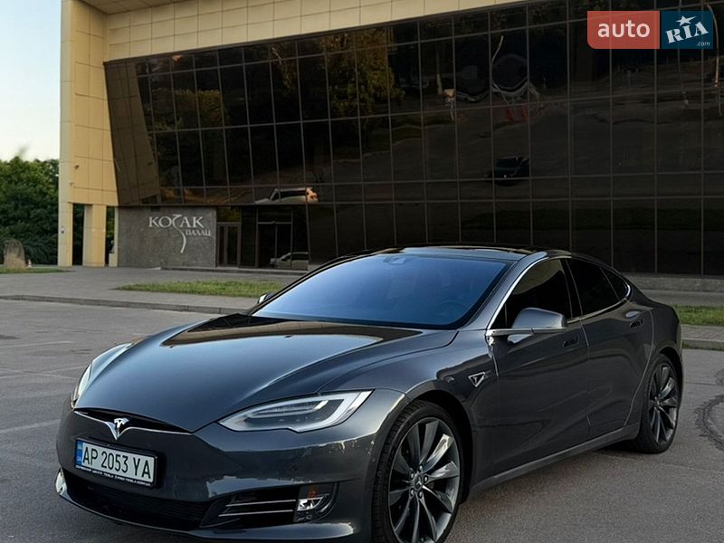 Лифтбек Tesla Model S 2016 в Запорожье