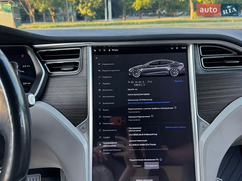 Лифтбек Tesla Model S 2016 в Запорожье