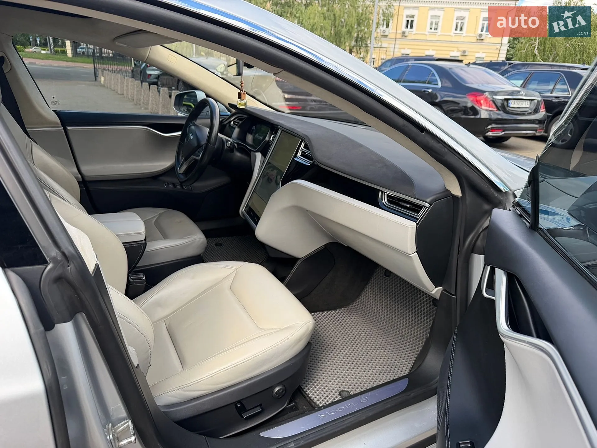 2015 Tesla Model S - мініатюра 15