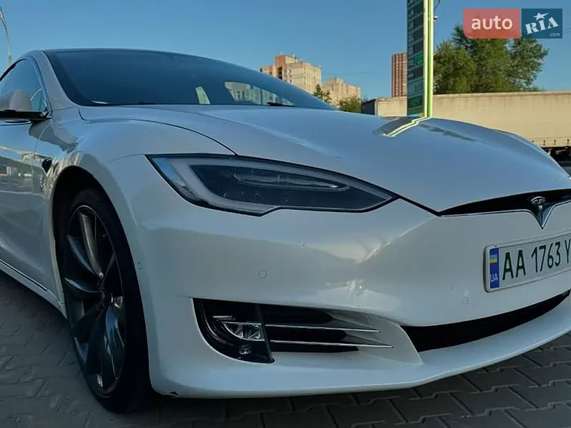Tesla Model S 2017