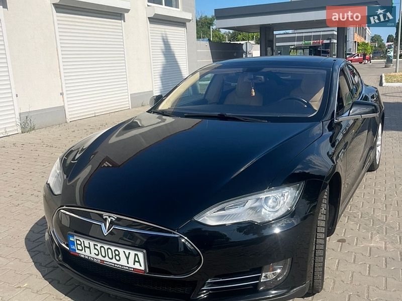 Лифтбек Tesla Model S 2013 в Черноморске Лифтбек Tesla Model S 2013 в Черноморске