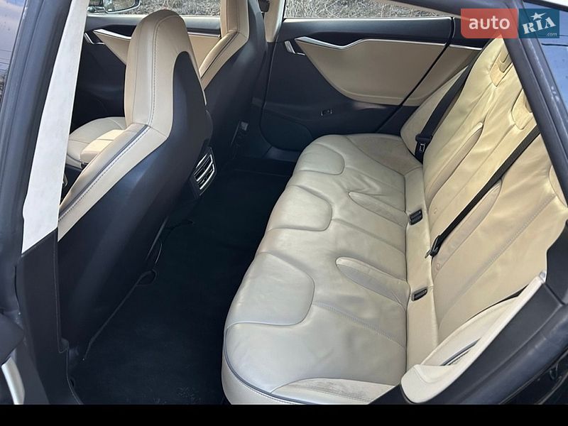 Лифтбек Tesla Model S 2013 в Киеве фото 4 Лифтбек Tesla Model S 2013 в Киеве