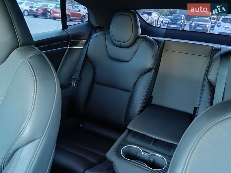 Лифтбек Tesla Model S 2022 в Киеве