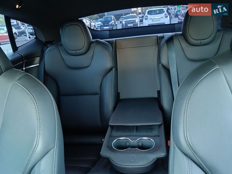 Лифтбек Tesla Model S 2022 в Киеве