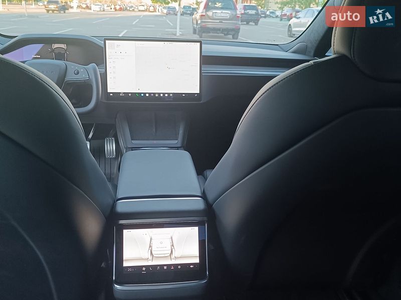 Лифтбек Tesla Model S 2022 в Киеве