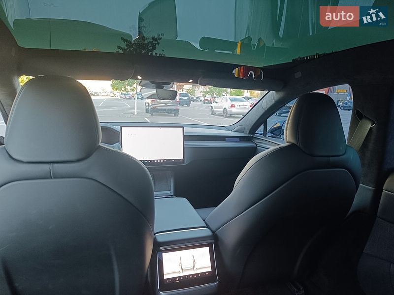 Лифтбек Tesla Model S 2022 в Киеве