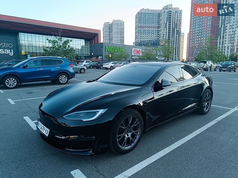 Лифтбек Tesla Model S 2022 в Киеве