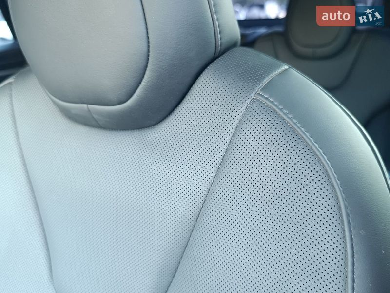 Лифтбек Tesla Model S 2022 в Киеве
