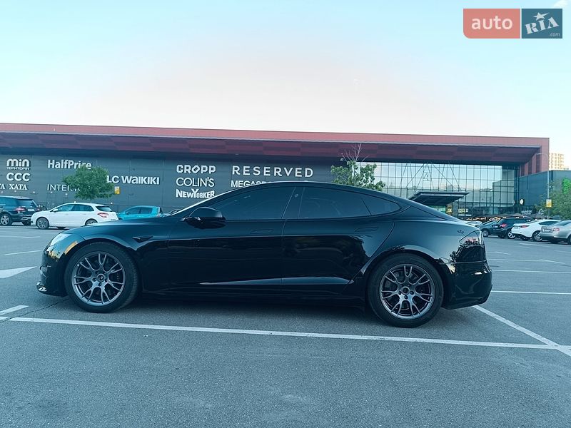Лифтбек Tesla Model S 2022 в Киеве