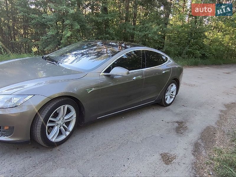 Лифтбек Tesla Model S 2016 в Черкассах фото 6 Лифтбек Tesla Model S 2016 в Черкассах