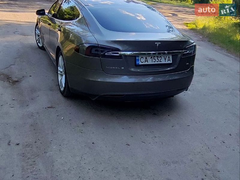 Лифтбек Tesla Model S 2016 в Черкассах фото 8 Лифтбек Tesla Model S 2016 в Черкассах