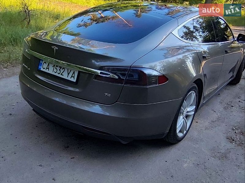 Лифтбек Tesla Model S 2016 в Черкассах фото 7 Лифтбек Tesla Model S 2016 в Черкассах