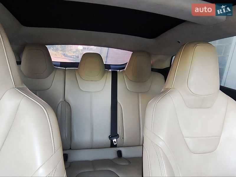 Лифтбек Tesla Model S 2016 в Черкассах фото 11 Лифтбек Tesla Model S 2016 в Черкассах