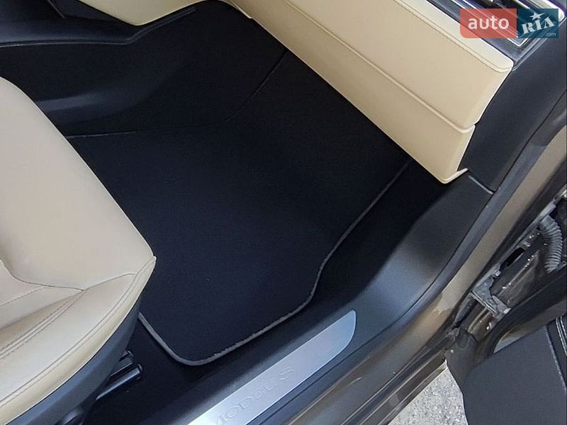 Лифтбек Tesla Model S 2016 в Черкассах фото 17 Лифтбек Tesla Model S 2016 в Черкассах