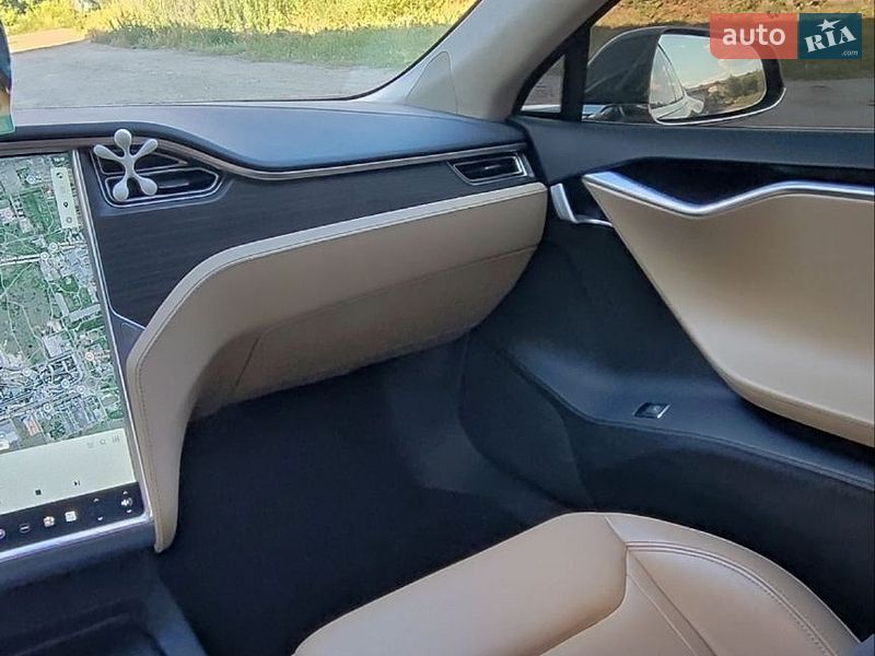 Лифтбек Tesla Model S 2016 в Черкассах фото 26 Лифтбек Tesla Model S 2016 в Черкассах