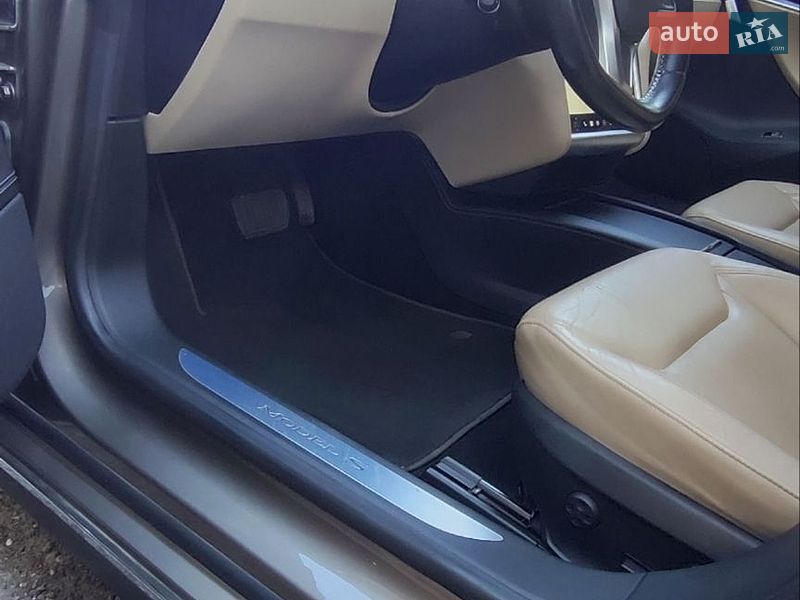 Лифтбек Tesla Model S 2016 в Черкассах фото 27 Лифтбек Tesla Model S 2016 в Черкассах