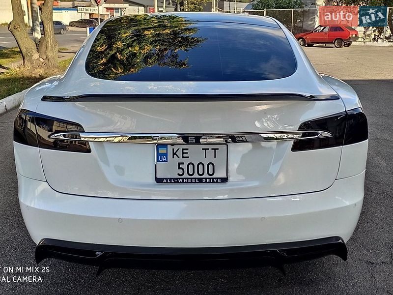 Лифтбек Tesla Model S 2019 в Днепре фото 20 Лифтбек Tesla Model S 2019 в Днепре