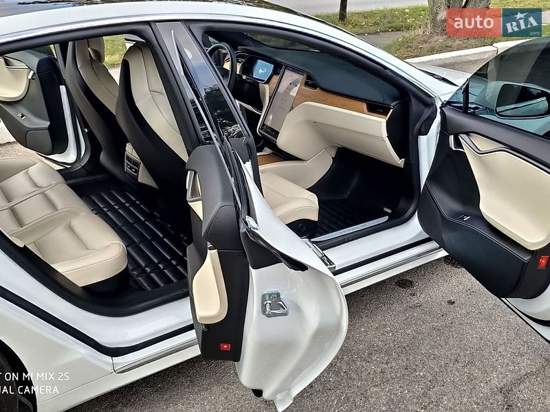 Лифтбек Tesla Model S 2019 в Днепре фото 70 Лифтбек Tesla Model S 2019 в Днепре