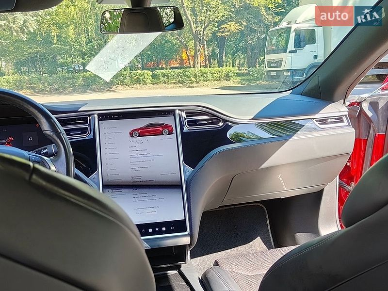 Ліфтбек Tesla Model S 2017 в Луцьку