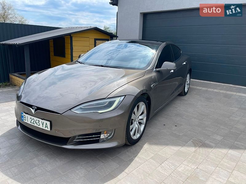Tesla Model S 2016