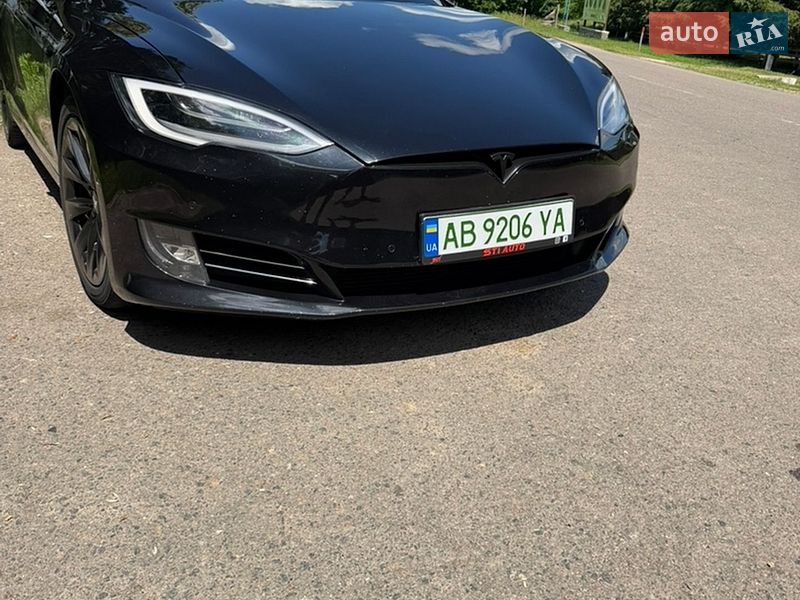 Лифтбек Tesla Model S 2018 в Виннице