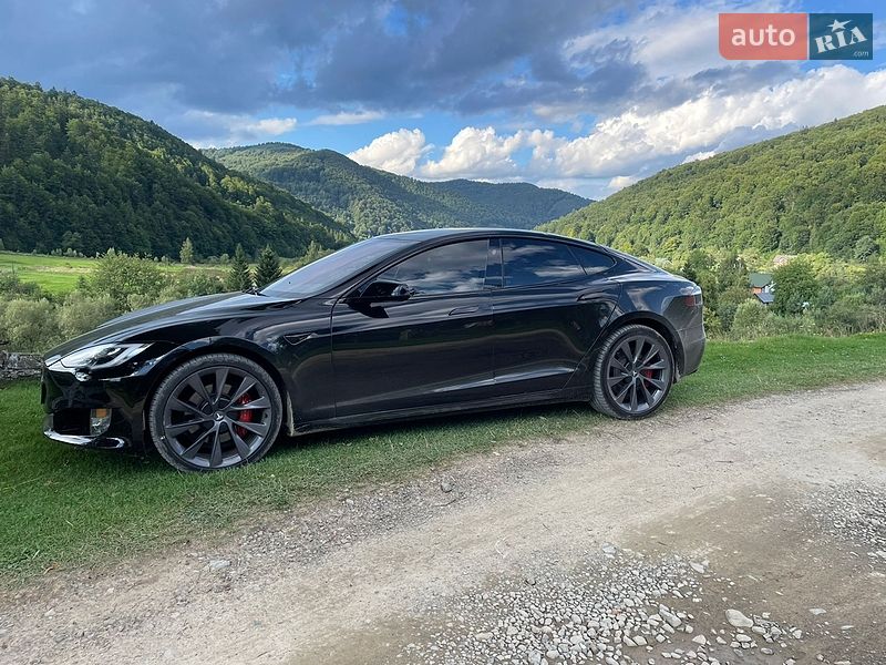 Лифтбек Tesla Model S 2019 в Львове Лифтбек Tesla Model S 2019 в Львове