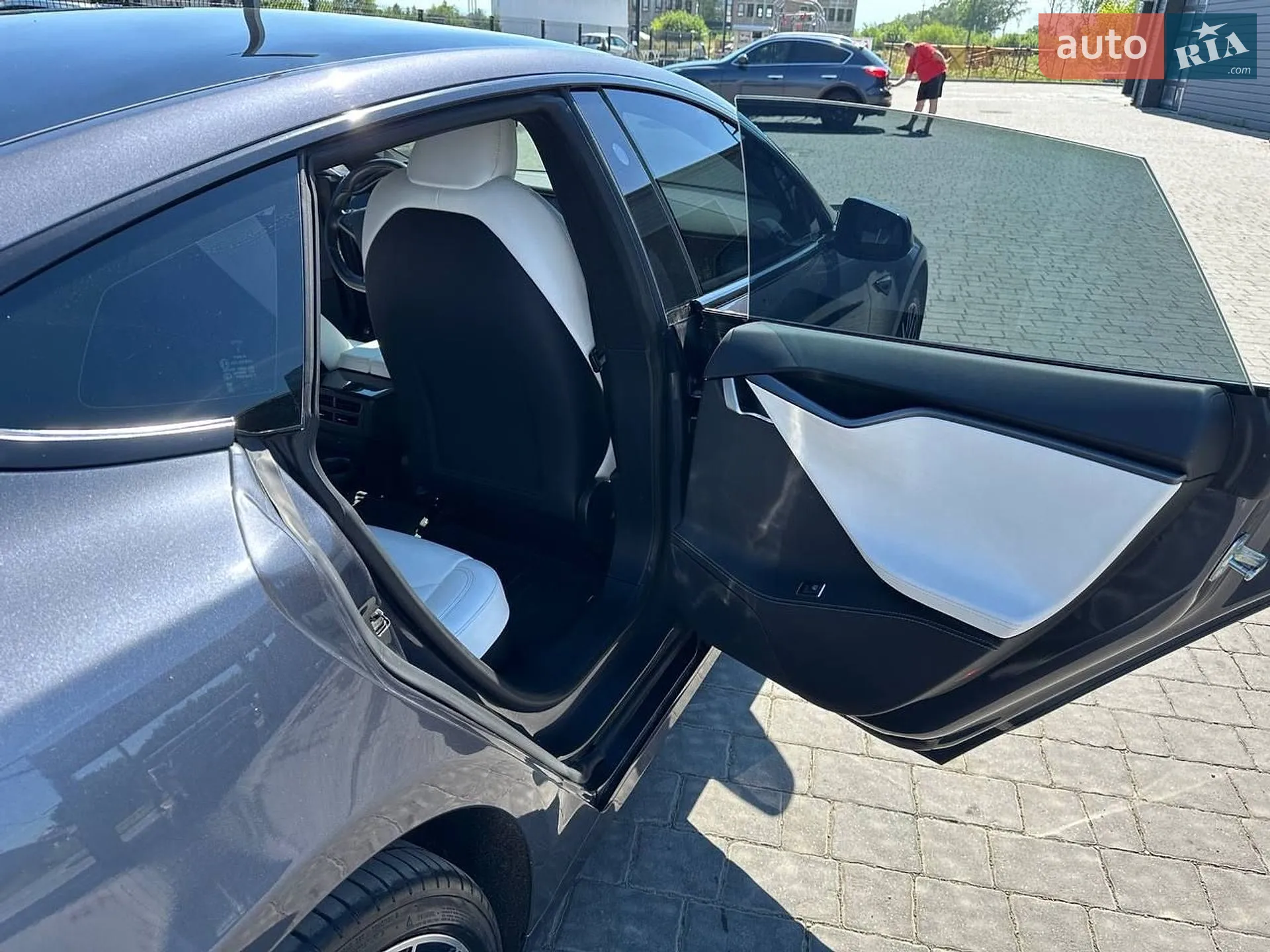2020 Tesla Model S - мініатюра 31