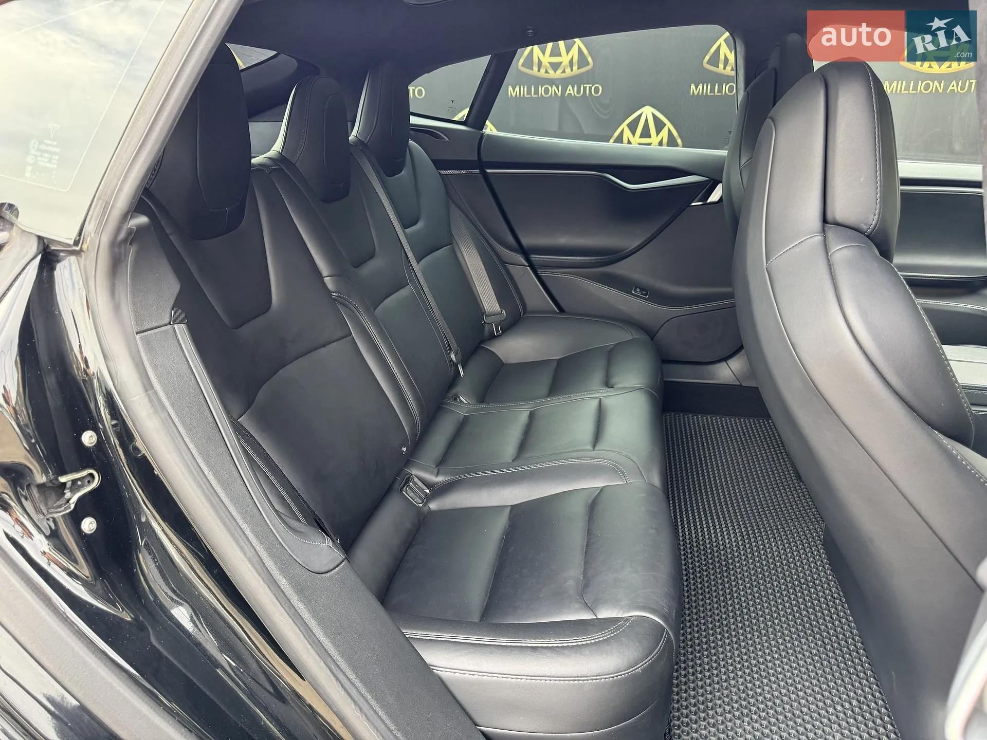 Tesla Model S 2019 VIN 5YJSA1E28KF305174 фото оголошення 12 з 29