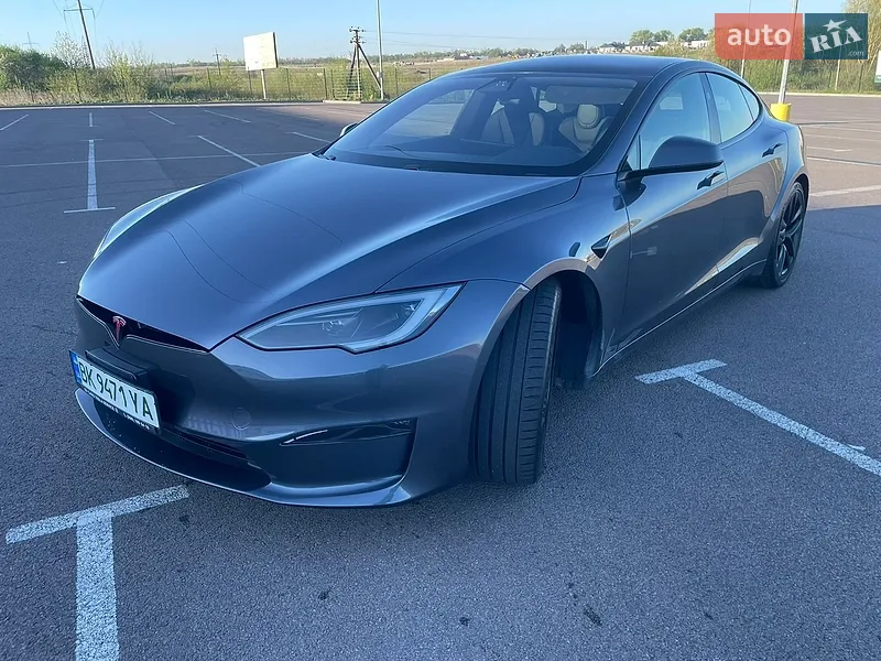 Tesla Model S 2023