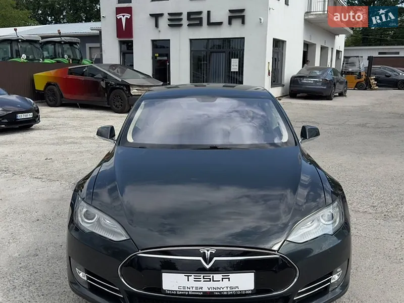 Tesla Model S 2013