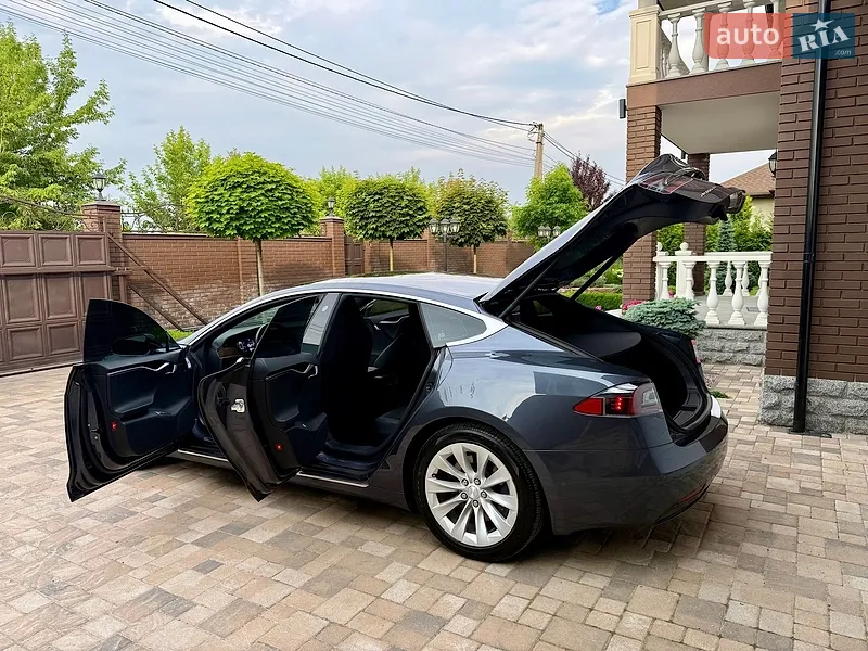 Tesla Model S 2018 VIN 5YJSA1E20JF297702 фото оголошення 35 з 115