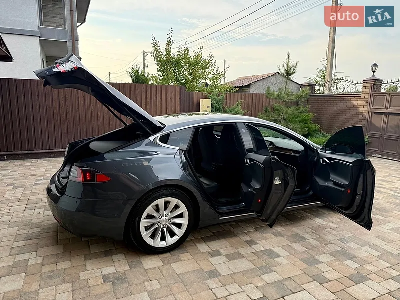 Tesla Model S 2018 VIN 5YJSA1E20JF297702 фото оголошення 36 з 115