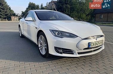 Лифтбек Tesla Model S 2015 в Бершади