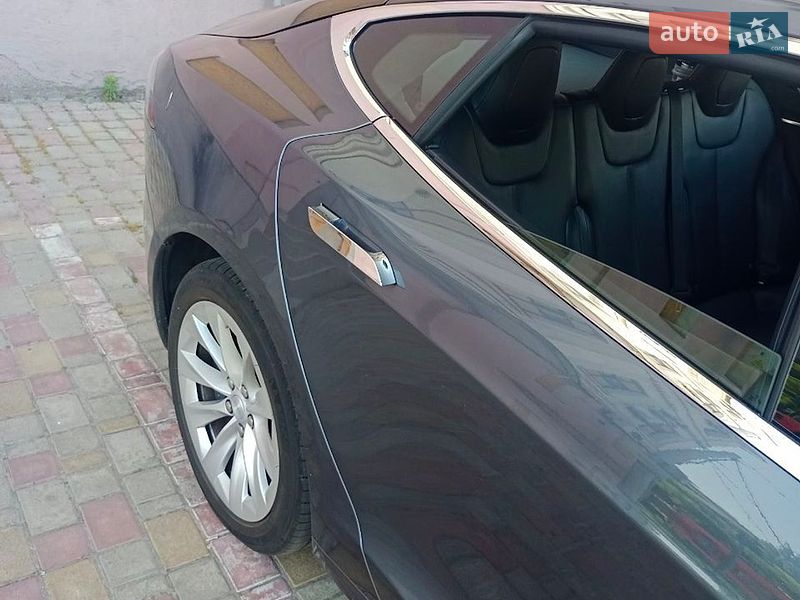 Лифтбек Tesla Model S 2017 в Одессе