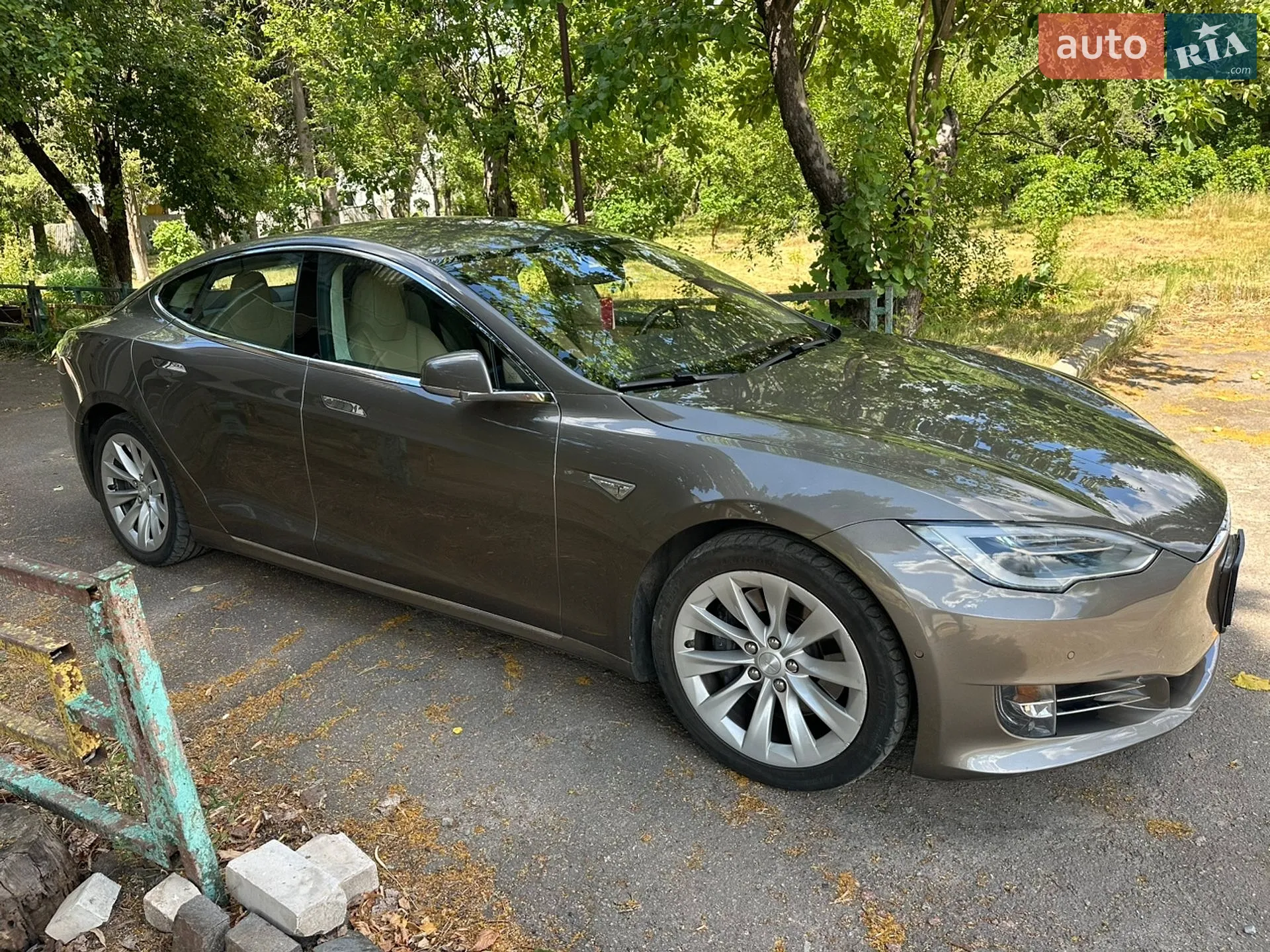 2016 Tesla Model S - мініатюра 8