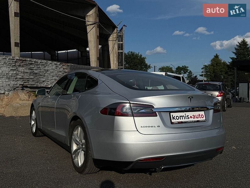 Ліфтбек Tesla Model S 2013 в Вінниці фото 33 Ліфтбек Tesla Model S 2013 в Вінниці
