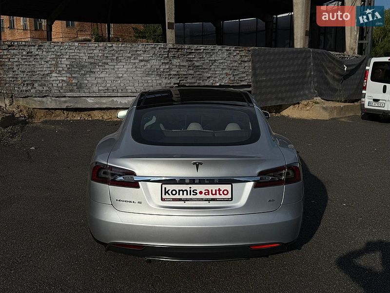Ліфтбек Tesla Model S 2013 в Вінниці фото 29 Ліфтбек Tesla Model S 2013 в Вінниці