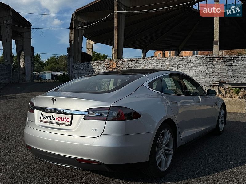 Ліфтбек Tesla Model S 2013 в Вінниці фото 27 Ліфтбек Tesla Model S 2013 в Вінниці