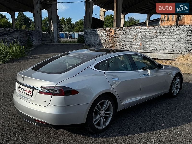 Ліфтбек Tesla Model S 2013 в Вінниці фото 25 Ліфтбек Tesla Model S 2013 в Вінниці