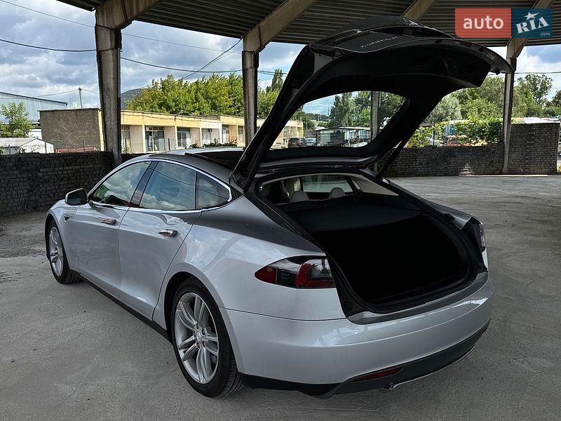 Ліфтбек Tesla Model S 2013 в Вінниці фото 74 Ліфтбек Tesla Model S 2013 в Вінниці